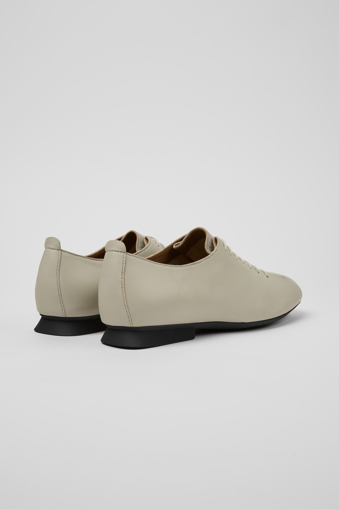 Camper Casi Myra - Grauer Lederschuh für Damen.