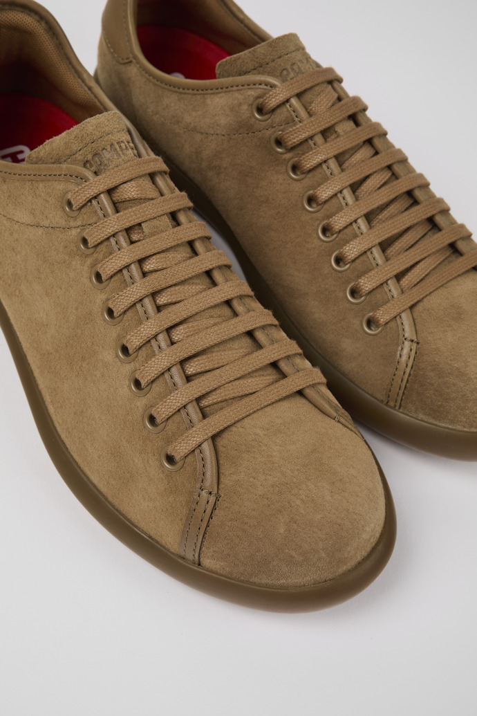 Camper Pelotas Soller - Brauner Herrensneaker aus Nubukleder und Leder.