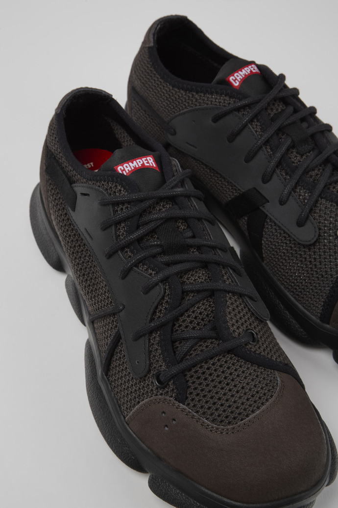 Camper Karst - Grauer Herrensneaker aus Textil