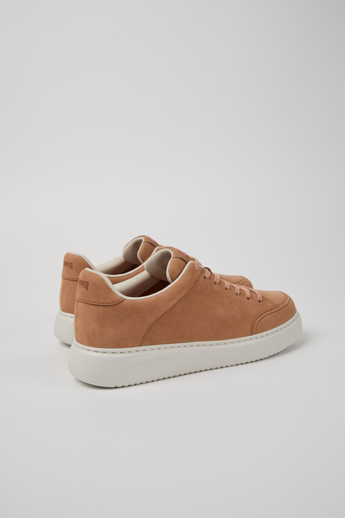 Camper Runner K21 - Nudefarbener Damenschuh aus Nubukleder.