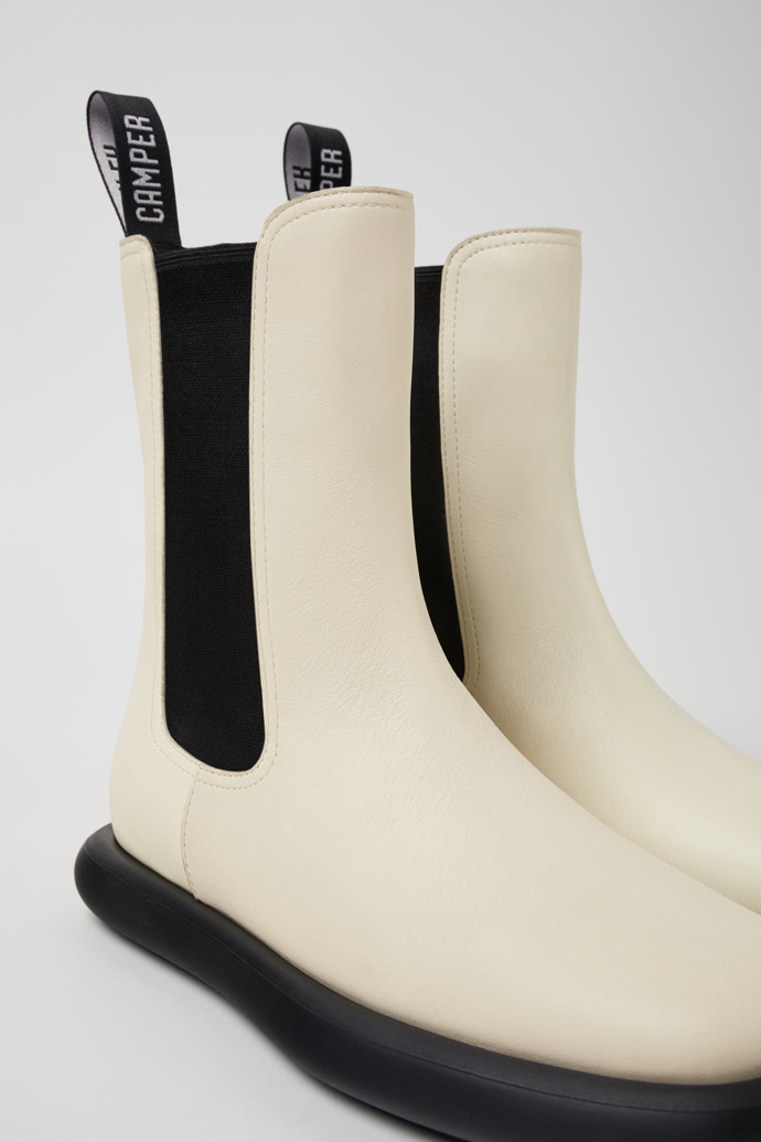 Camper Onda - Weißer Damenstiefel aus Leder