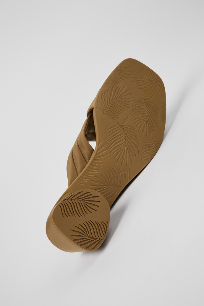 Camper Kiara - Braune Damensandalen aus Textil mit Kreuzriemen
