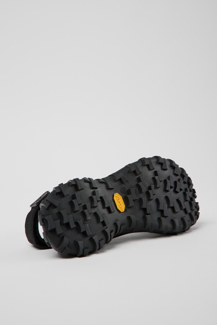 Camper Drift Trail Sandal - Schwarze Sandale aus recyceltem PET für Damen.