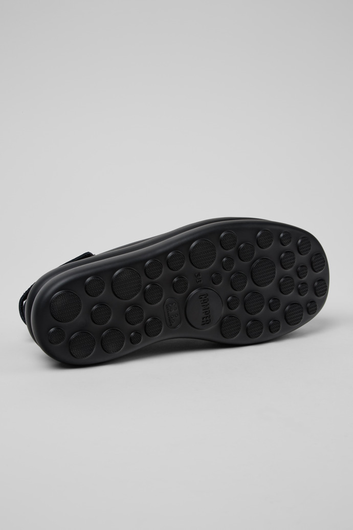 Camper Pelotas Flota Up - Schwarze Ledersandale für Damen.