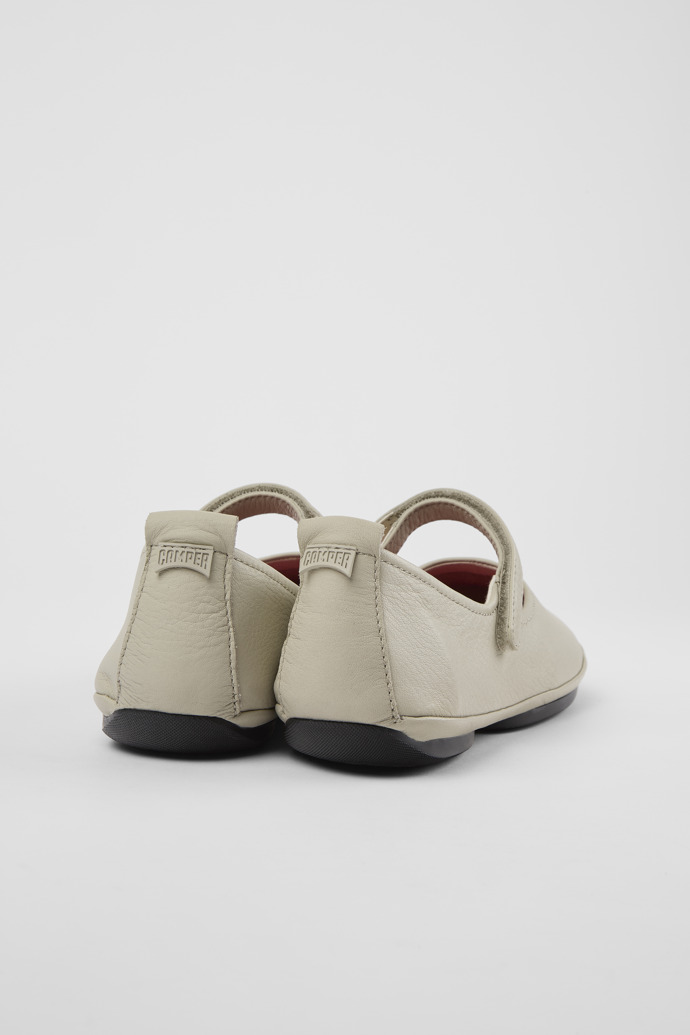 Camper Right Nina - Grauer Lederschuh für Damen.