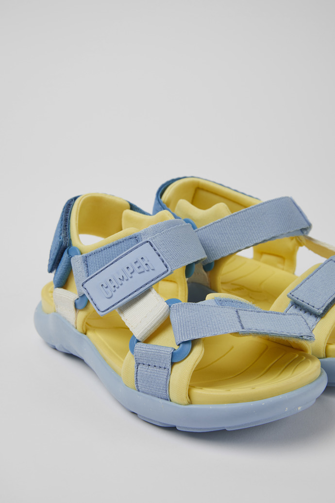 Camper Wous - Mehrfarbige Kindersandale aus Textil