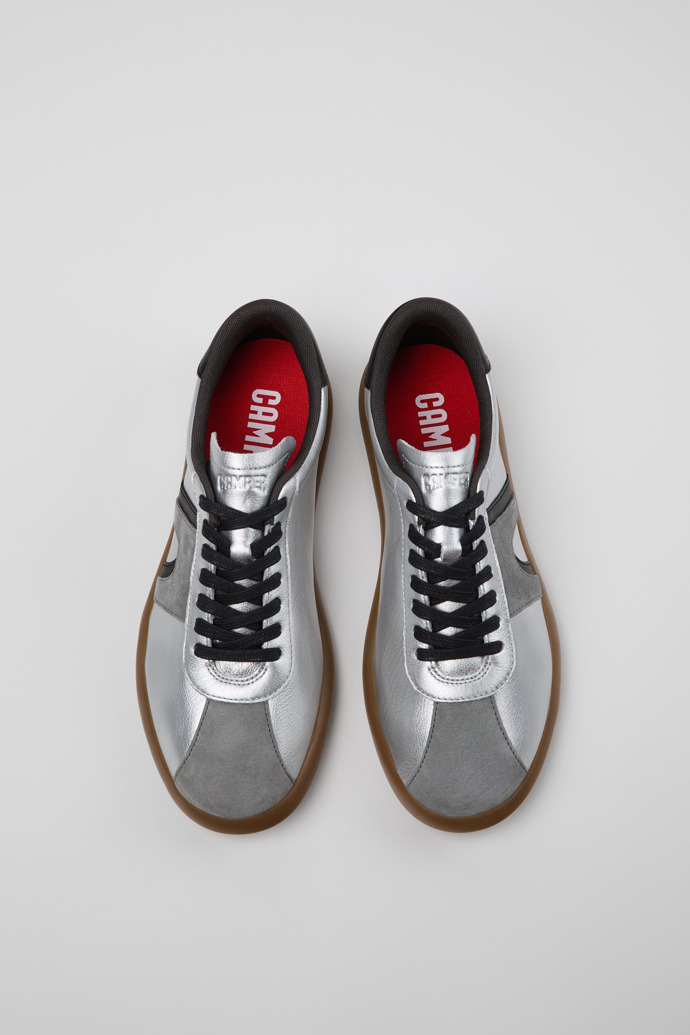 Camper Pelotas Soller - Silbergraue Ledersneaker und Nubukledersneaker für Herren.