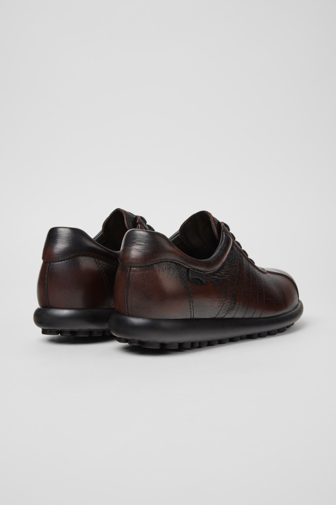 Camper Pelotas - Weinroter Schuh aus Leder für Damen.