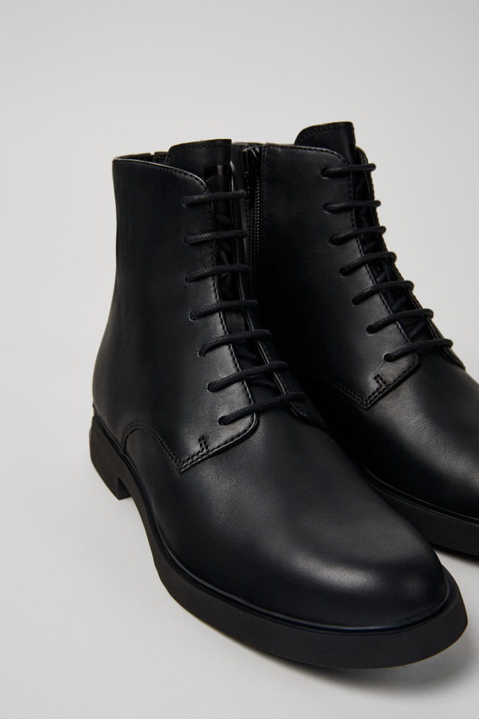 Camper Iman - Schwarzer Damenschnürstiefel aus Leder