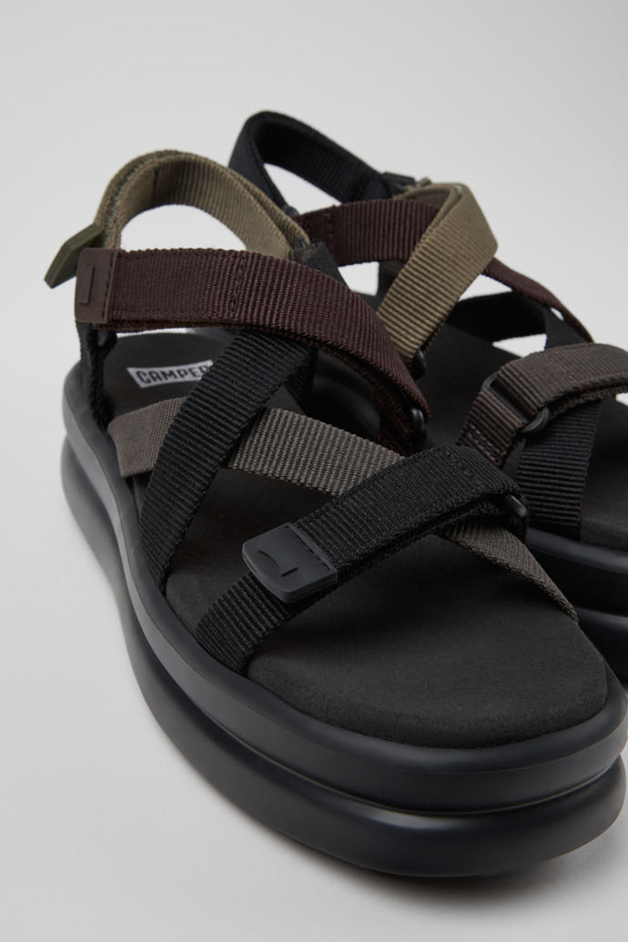 Camper Twins - Multicolor Damensandalen aus Recycling-PET.