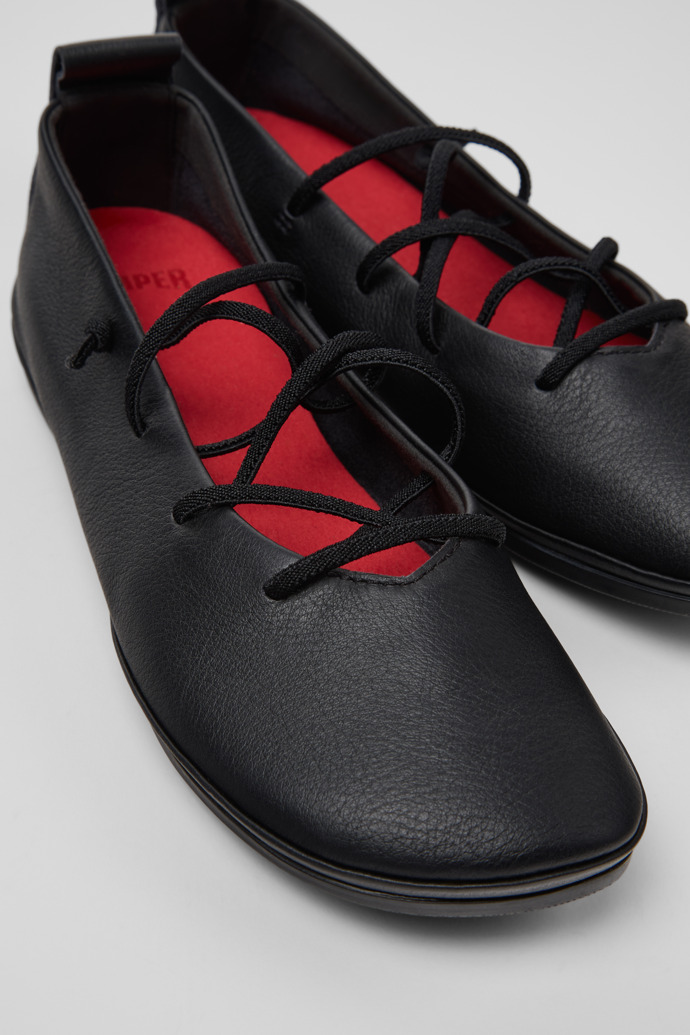 Camper Right Nina - Schwarzer Lederballerina für Damen.