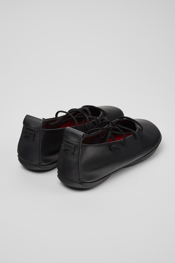 Camper Right Nina - Schwarzer Lederballerina für Damen.