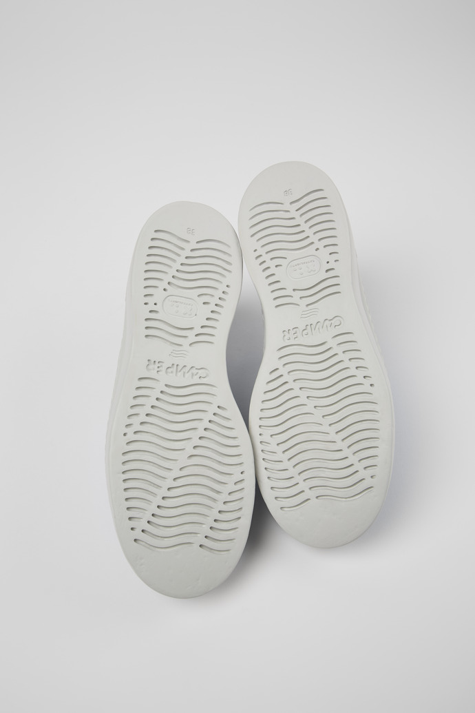 Camper Runner - Grauer Damensneaker aus Textil