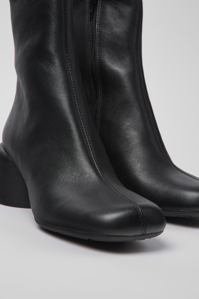 Camper Niki - Schwarzer Damenstiefel aus Leder