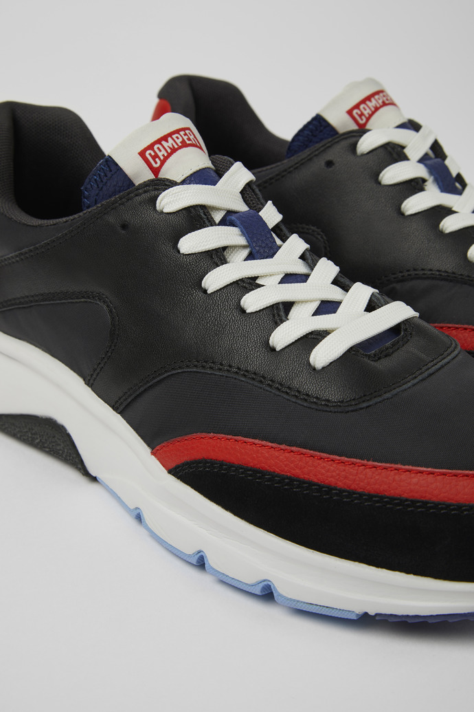 Camper Drift - Mehrfarbiger Herrensneaker aus Leder und Textil.
