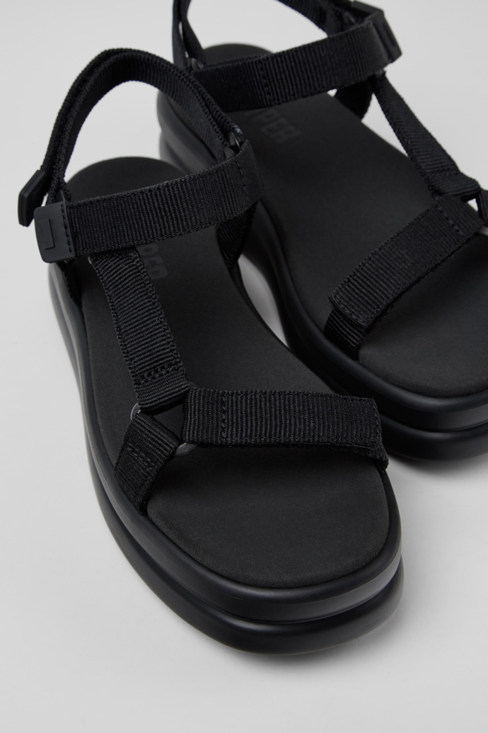 Camper Pelotas Flota Up - Schwarze Damen-Sandale aus Recycling-PET.