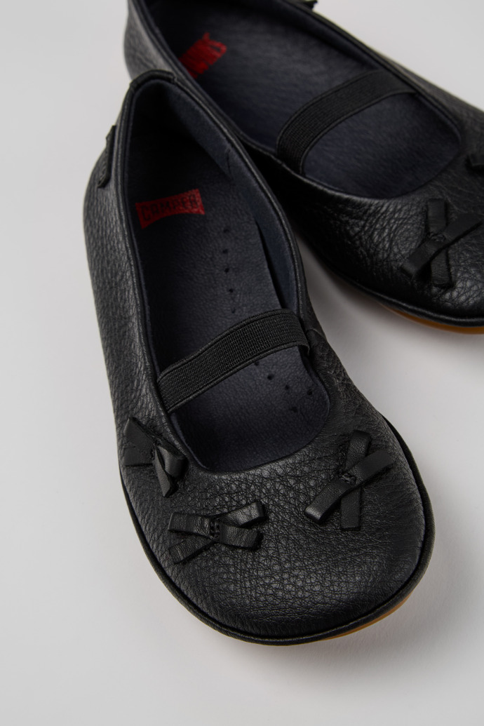 Camper Twins - Schwarzer Kinderballerina aus Leder.