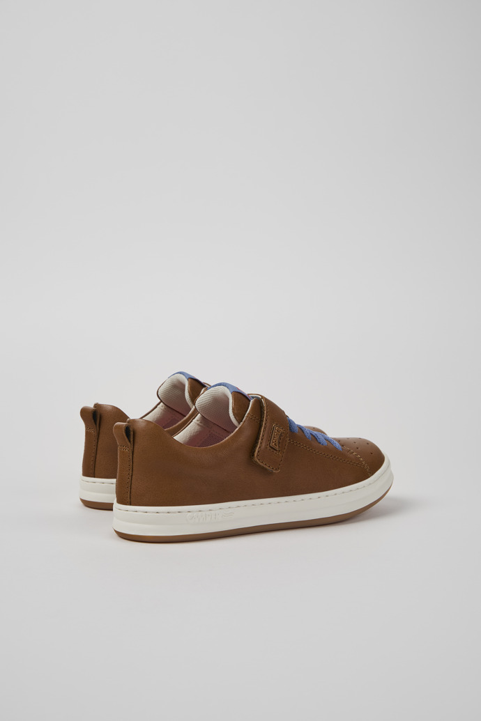 Camper Runner - Brauner Kindersneaker aus Leder.