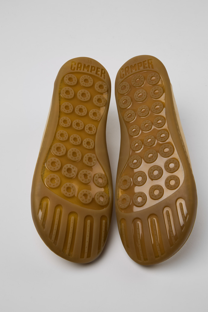 Camper Peu - Beiger Damenschuh aus Nubukleder.