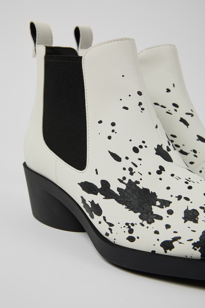 Camper Bonnie - Damenstiefelette aus Leder in Weiß und Schwarz