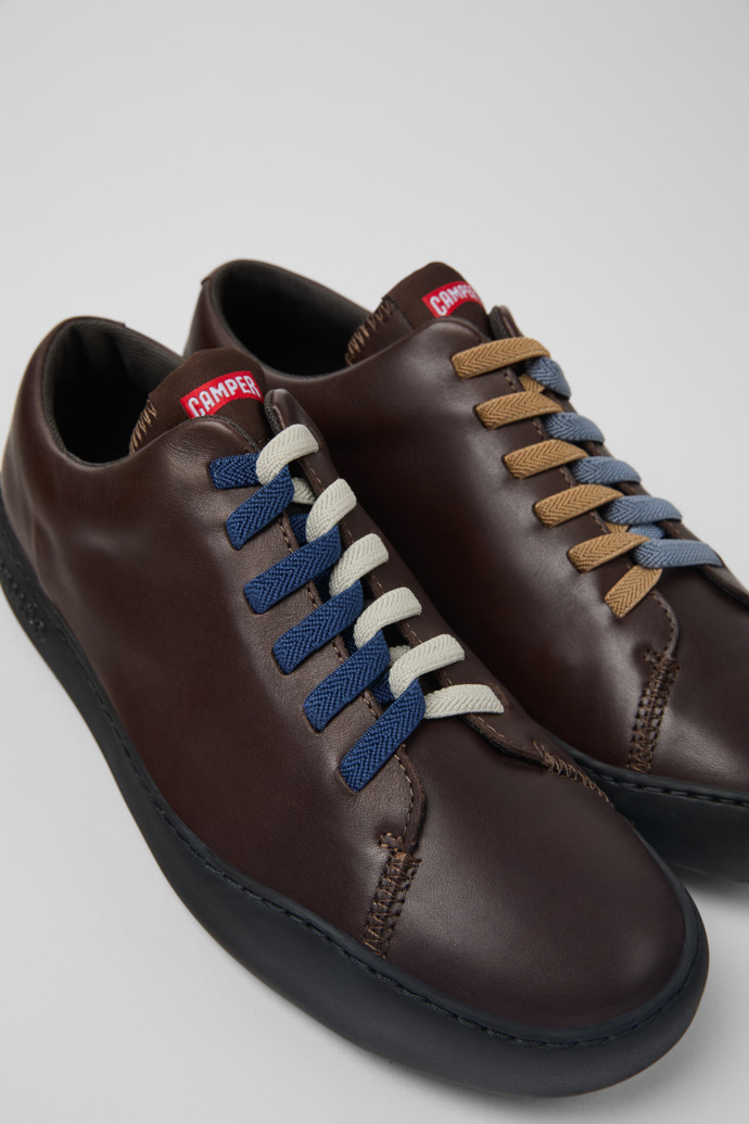 Camper Twins - Brauner Herrensneaker aus Leder.