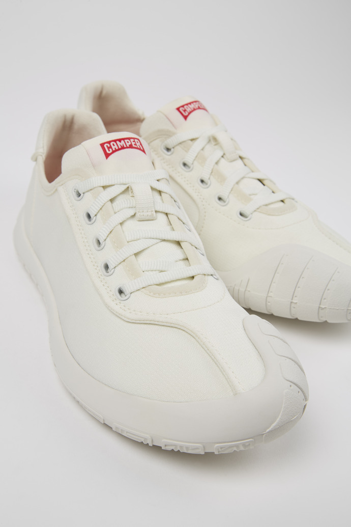 Camper Peu Path - Weißer Damensneaker aus Recycling-PET.