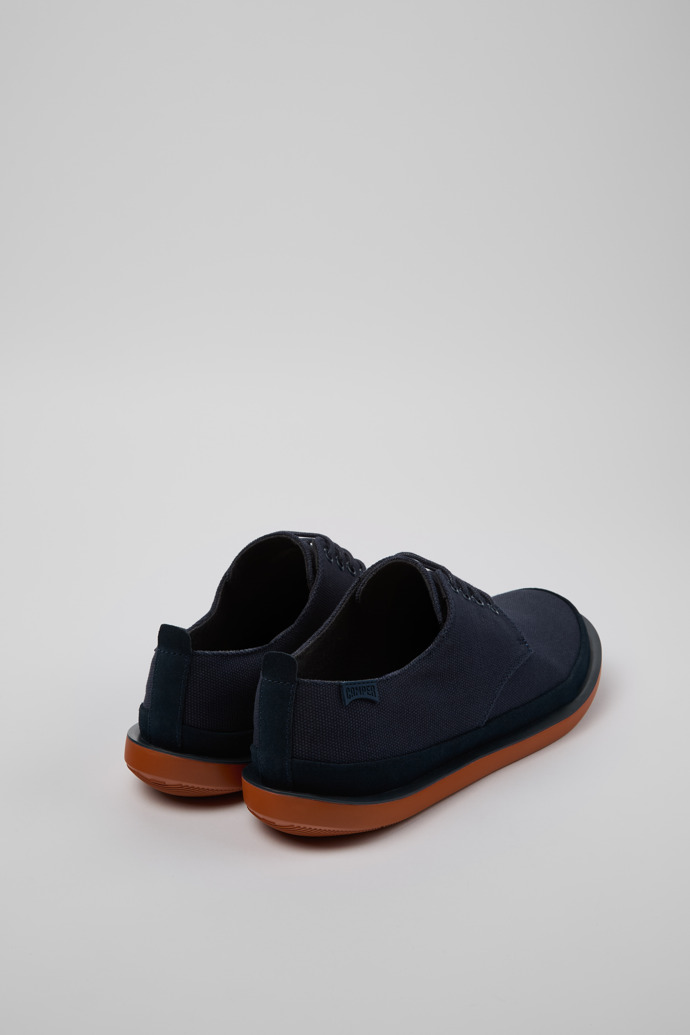Camper Wagon - Blauer Herrenschuh aus recycelter Baumwolle und Nubukleder.