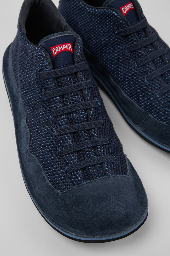 Camper Beetle - Blaue Kinderstiefelette aus Mesh und Nubukleder von TENCEL™.