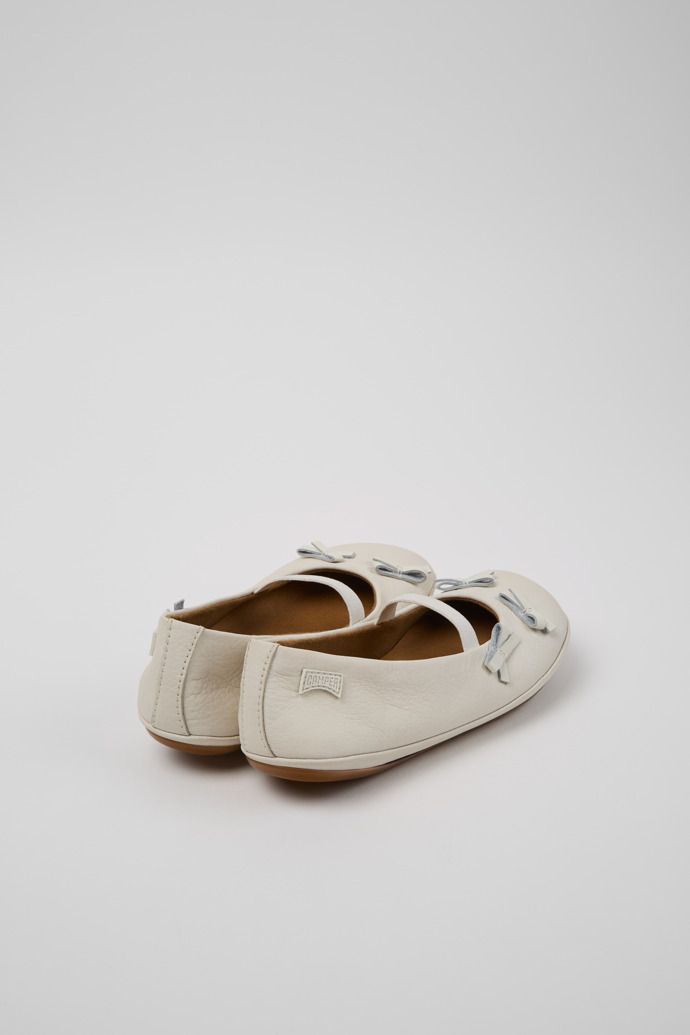 Camper Twins - Weiße Lederballerina für Kinder.