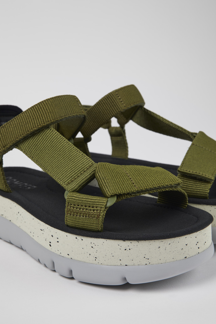 Camper Oruga Up - Grüne Damensandalen aus Textil