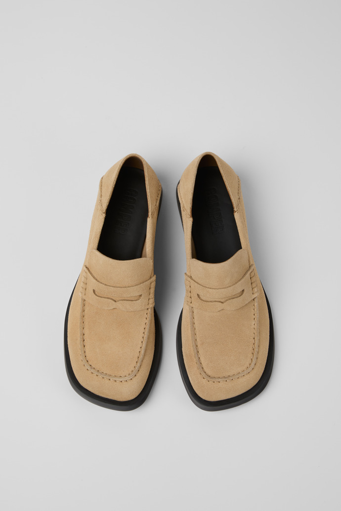 Camper Dana - Beige Damenmokassins/Ballerinas aus Nubukleder.