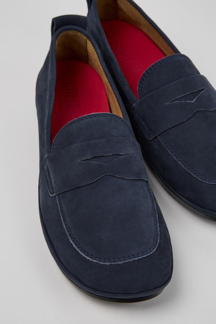 Camper Right - Blauer Damenschuh aus Nubukleder.
