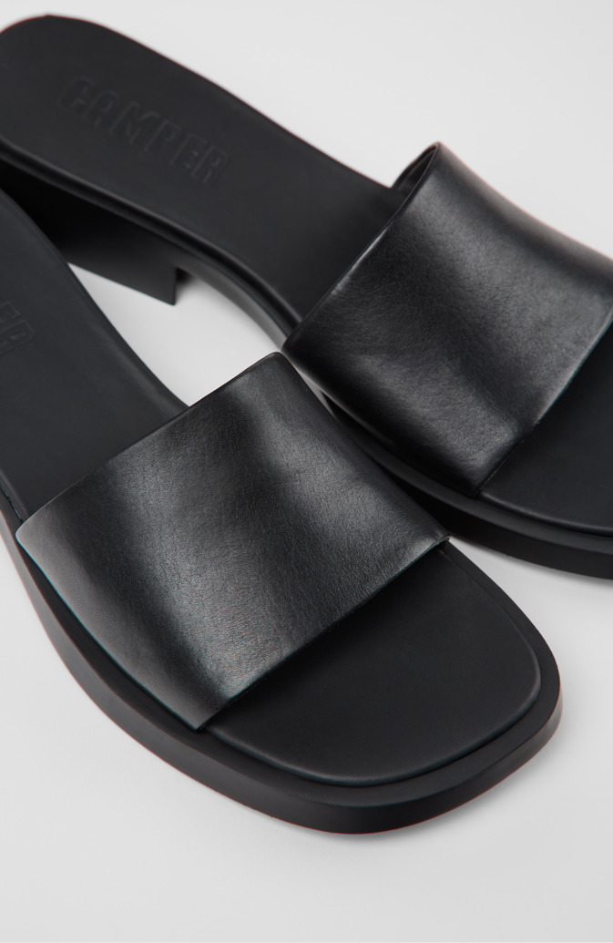 Camper Dana - Schwarze Ledersandalen für Damen.