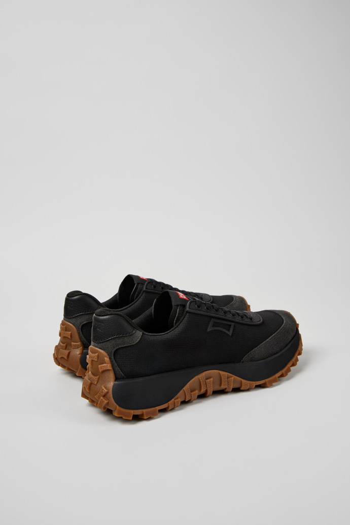 Camper Drift Trail - Schwarzer und grauer Damensneaker aus recyceltem PET und Leder.