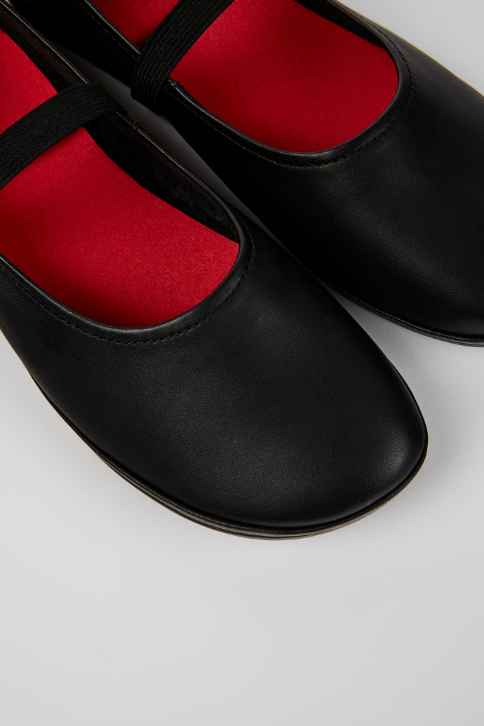Camper Right Nina - Schwarzer Damenschuh aus Leder.