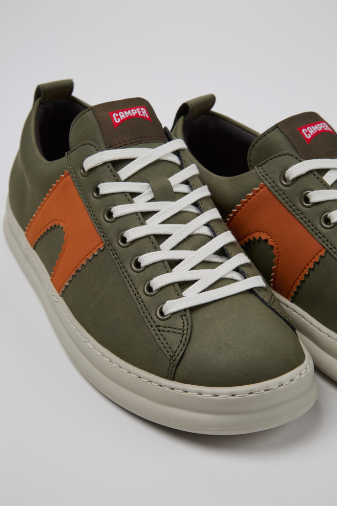 Camper Runner - Mehrfarbiger Herrensneaker aus Recyclingleder.