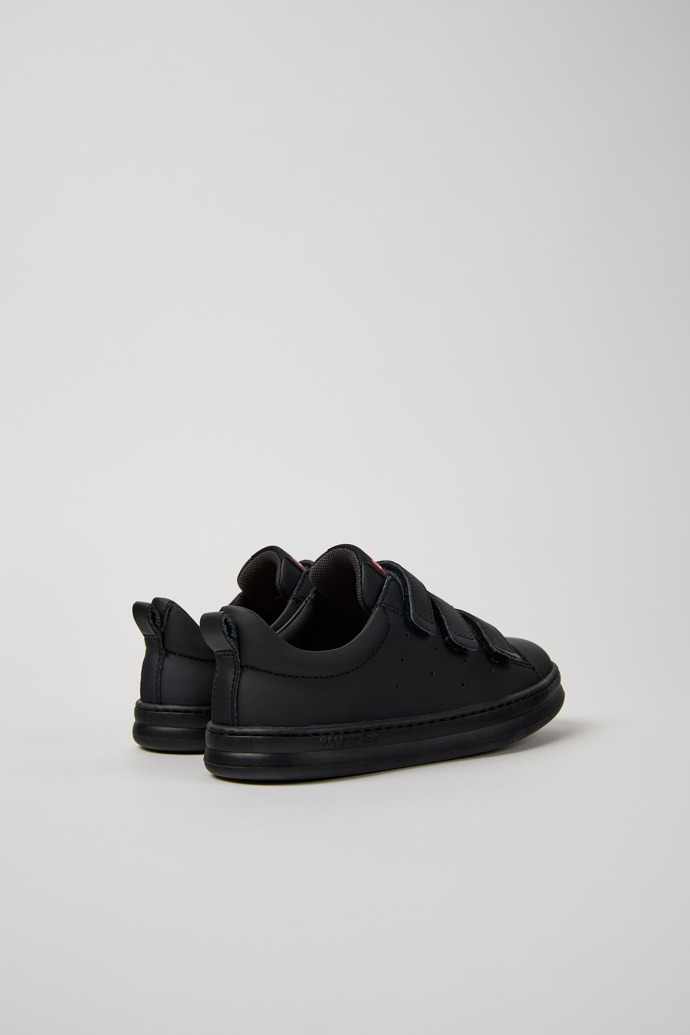 Camper Runner - Schwarzer Kindersneaker aus recyceltem Leder.