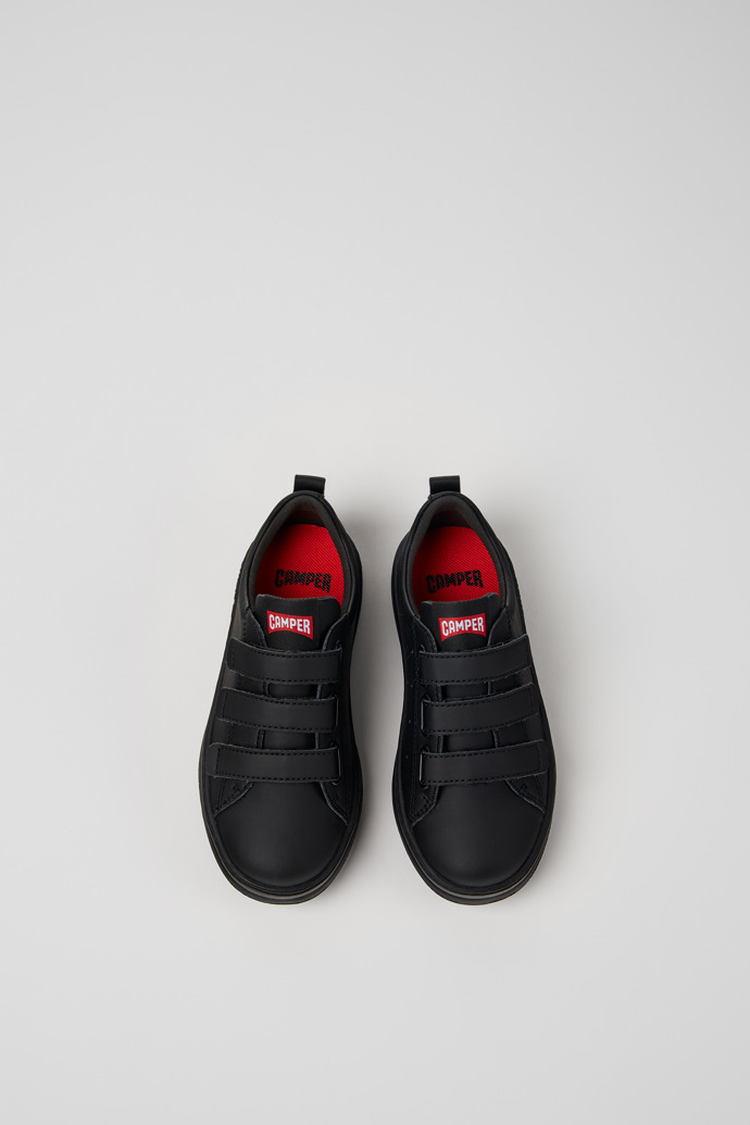 Camper Runner - Schwarzer Kindersneaker aus recyceltem Leder.