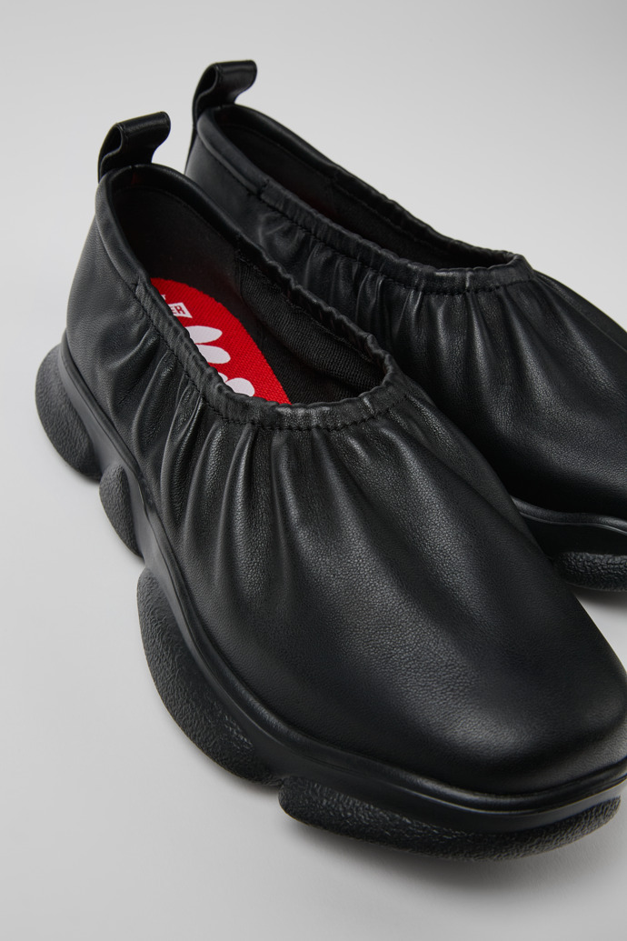 Camper Karst - Schwarzer Damenschuh aus Leder.