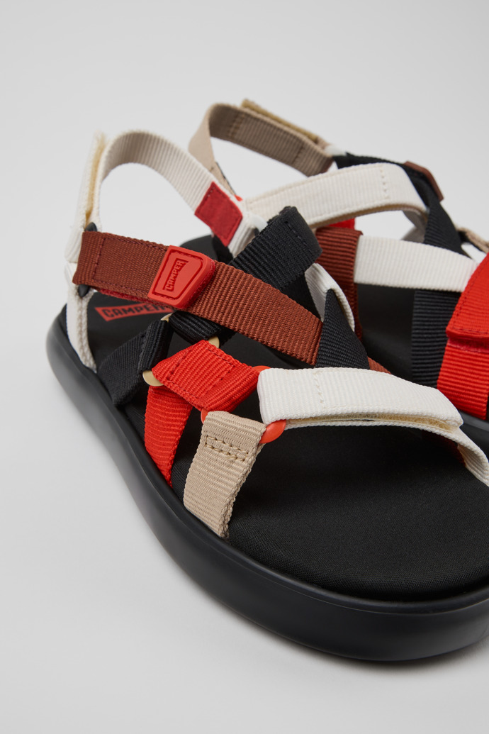 Camper Twins - Mehrfarbige Sandalen aus Recycling-PET für Damen.