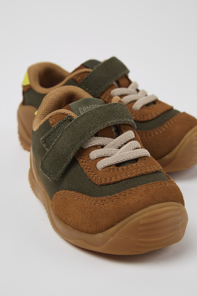 Camper Dadda - Grüne Kindersneaker aus Textil und Nubukleder