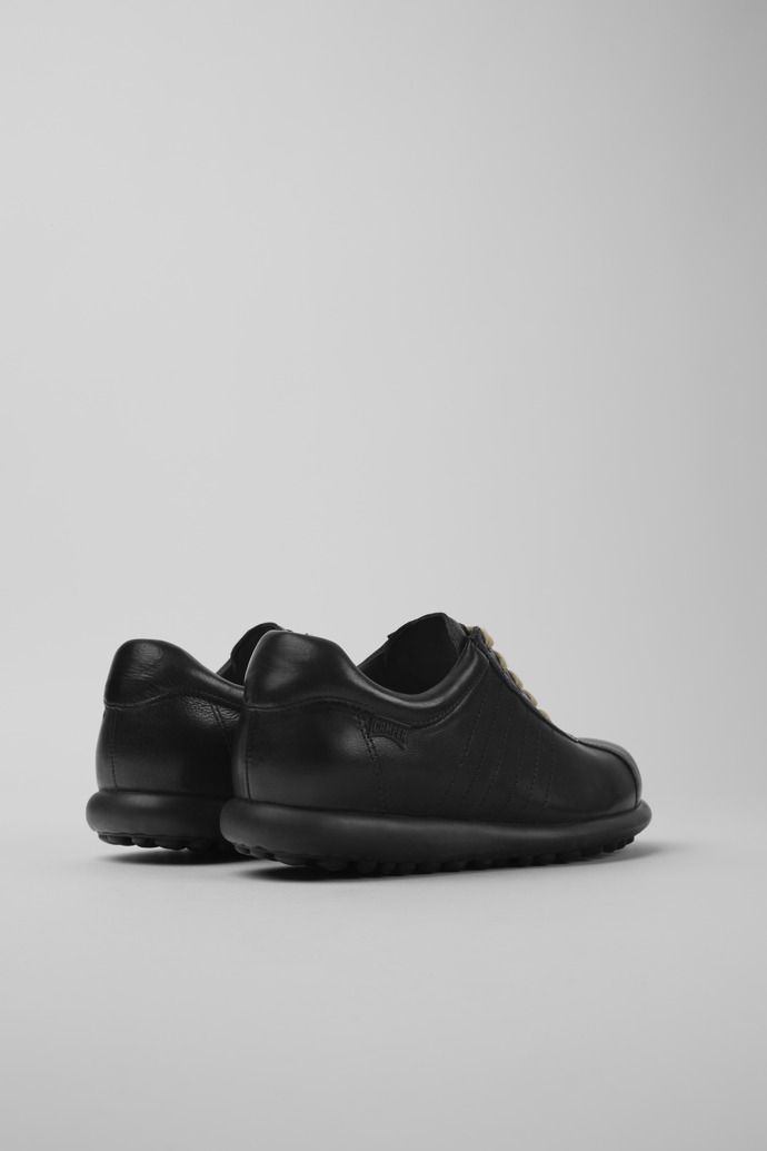 Camper Pelotas - Ikonischer Damenschuh in Schwarz