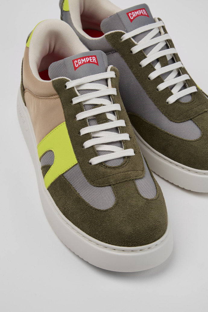 Camper Runner K21 Sorona® - Mehrfarbiger Herrensneaker aus recyceltem PET und Nubukleder.