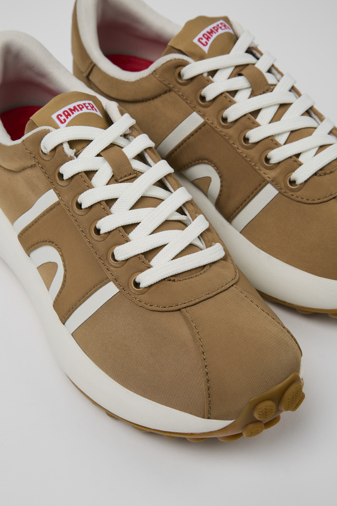 Camper Pelotas Athens - Brauner Damensneaker aus Textil