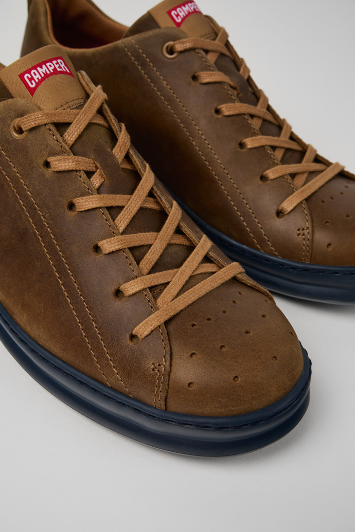 Camper Runner - Brauner Herrensneaker aus Nubukleder