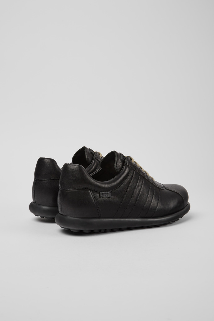 Camper Pelotas - Ikonischer Herrenschuh in Schwarz