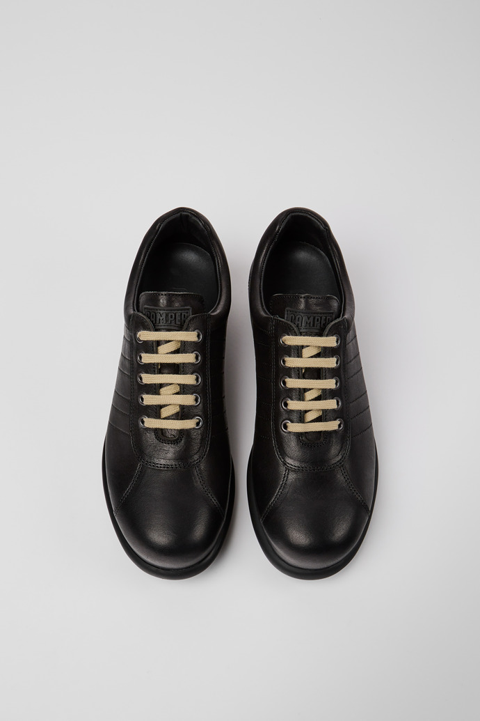 Camper Pelotas - Ikonischer Herrenschuh in Schwarz
