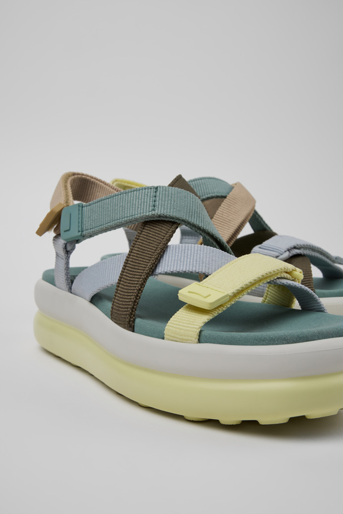 Camper Twins - Mehrfarbige Sandalen aus recyceltem PET für Damen.
