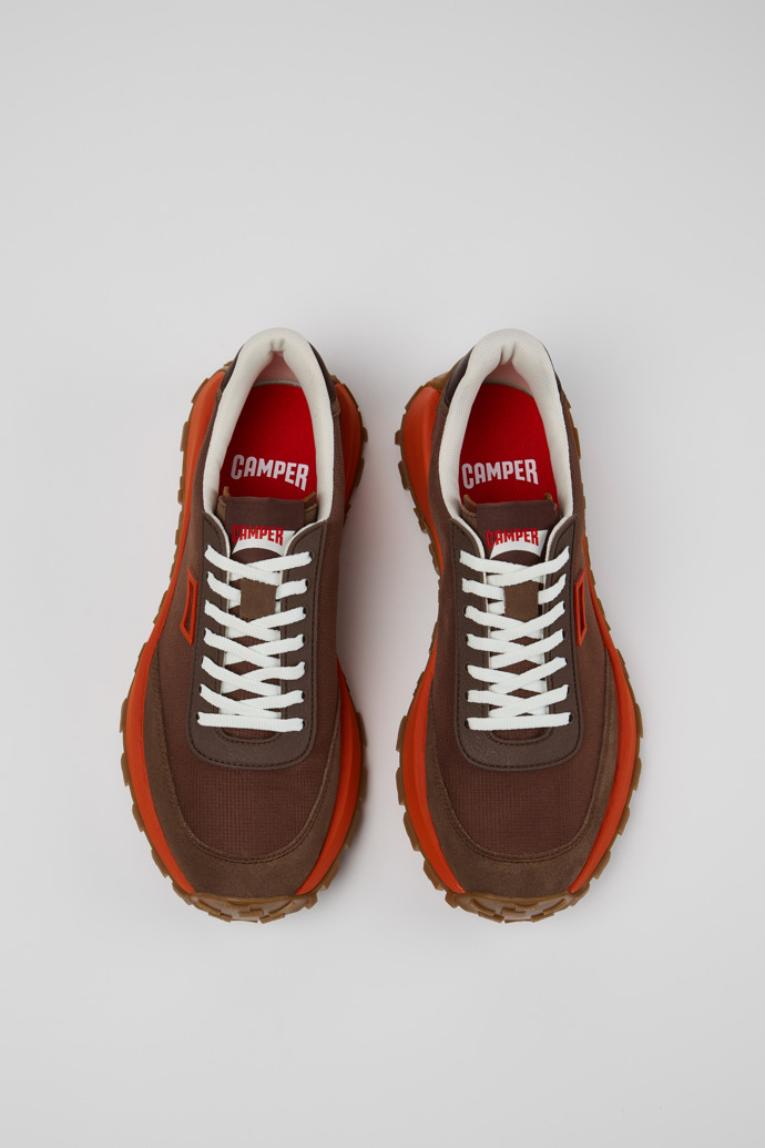 Camper Drift Trail - Brauner Herrensneaker aus Textil und Nubukleder.
