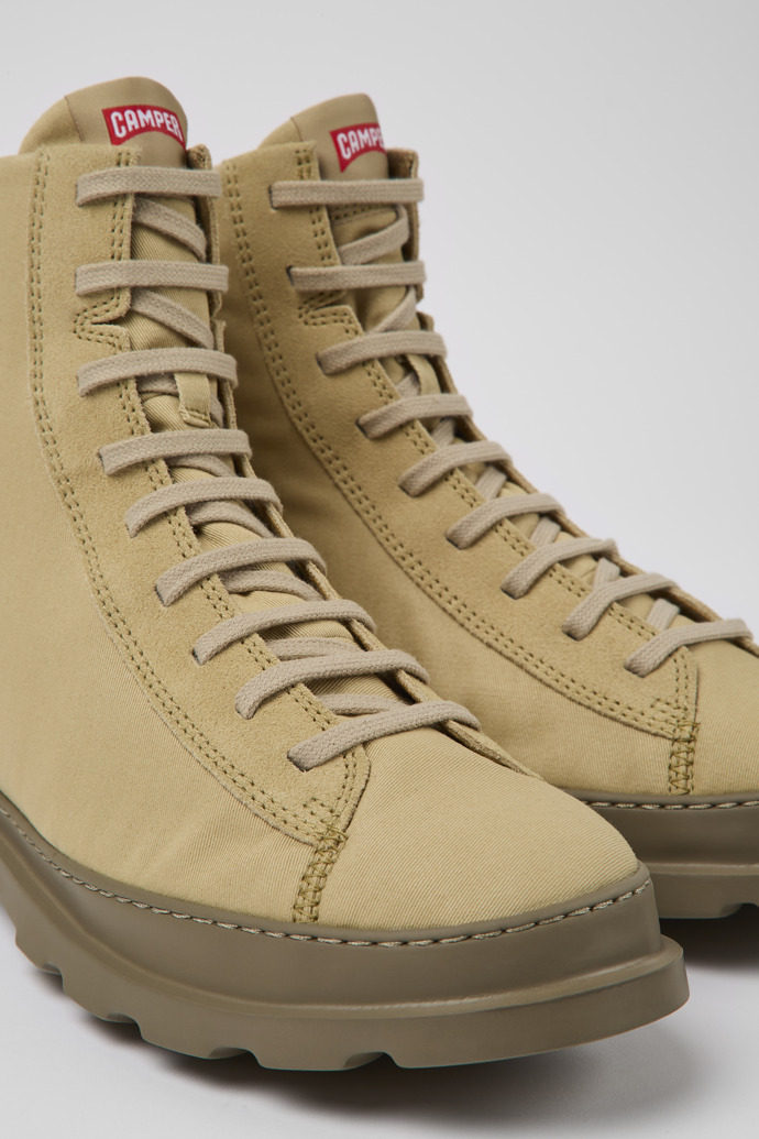 Camper Brutus - Beige Damenstiefelette aus Nubukleder und Textil